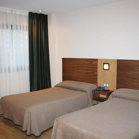 Hotel Mar De Plata Саррия Екстериор снимка