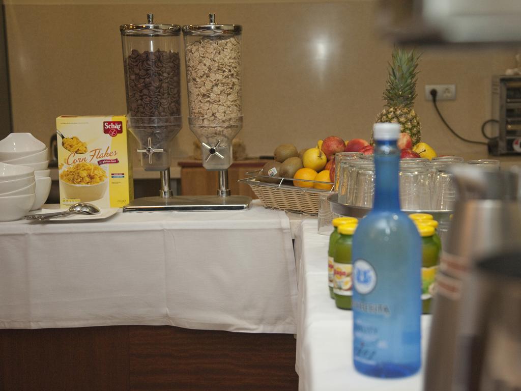 Hotel Mar De Plata Саррия Екстериор снимка