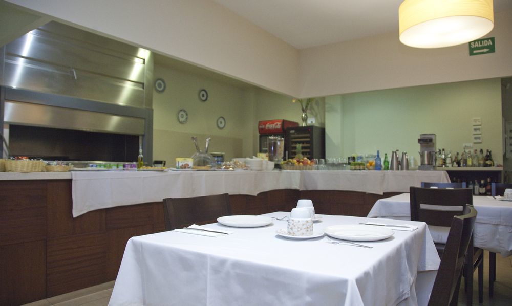 Hotel Mar De Plata Саррия Екстериор снимка